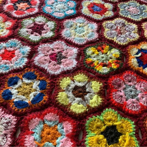 Beautiful Handmade Bohemian flare crocheted floral Afghan throw style blanket - Picture 2 of 6